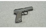 HK ~ USP ~ .40 S&W - 1 of 3