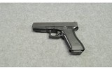 Glock ~ 17 Gen2 ~ 9mm Luger - 2 of 2