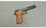 Smith & Wesson ~ 422 ~ .22 LR