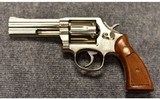 Smith & Wesson ~ 581 ~ .357 Magnum - 3 of 4