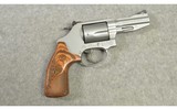 Smith & Wesson ~ 60-15 'Pro Series' ~ .357 Magnum - 1 of 3