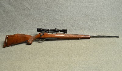Weatherby ~ Mark V ~ .300 Wby Mag - Image 1 of 8