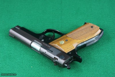 Smith & Wesson 39-2 9MM Semi-Automatic Pistol with Checkered Walnut Grips - Image 4 of 15