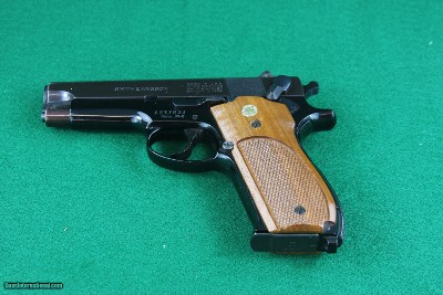 Smith & Wesson 39-2 9MM Semi-Automatic Pistol with Checkered Walnut Grips - Image 7 of 15