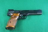 Smith & Wesson 41 .22 LR Semi-Automatic Pistol with Heavy Barrel & Checkered Walnut Grips - 8 of 18