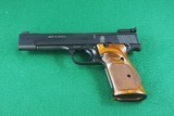 Smith & Wesson 41 .22 LR Semi-Automatic Pistol with Heavy Barrel & Checkered Walnut Grips - 4 of 18