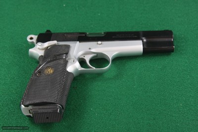 Browning HI-POWER TWO-TONE SIGNATURE MODEL 9MM Luger Semi-Automatic Pistol with Fully Checkered Wrap Around Grips - Image 4 of 19