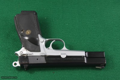 Browning HI-POWER TWO-TONE SIGNATURE MODEL 9MM Luger Semi-Automatic Pistol with Fully Checkered Wrap Around Grips - Image 6 of 19