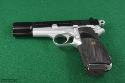 Browning HI-POWER TWO-TONE SIGNATURE MODEL 9MM Luger Semi-Automatic Pistol with Fully Checkered Wrap Around Grips - Image 5 of 19