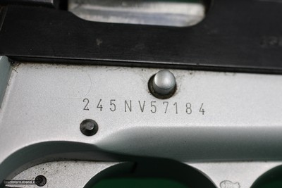 Browning HI-POWER TWO-TONE SIGNATURE MODEL 9MM Luger Semi-Automatic Pistol with Fully Checkered Wrap Around Grips - Image 17 of 19