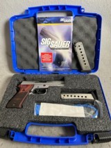 Sig Sauer P220 Elite SS .45 ACP - 9 of 10