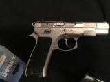 CZ 75b
MATTE STAINLESS..9mm..mint...3 magazines - 2 of 6
