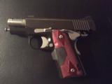Kimber 1911 ultra carry 2 Crimson trace laser grip - 5 of 5