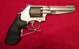 Smith & Wesson Model 986 Pro Series (9mm 7 shot) - 1 of 13