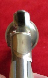 Smith & Wesson Model 10 .38 Special - 14 of 15