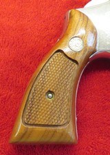 Smith & Wesson M&P - 6 of 12