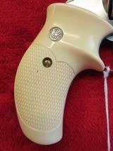 Smith & Wesson Model 60 (Unfired) - 5 of 11