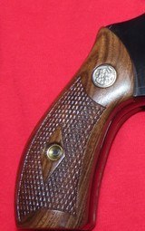 Smith & Wesson 36-10 (Round Butt) - 6 of 13