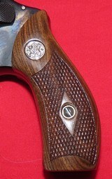 Smith & Wesson 36-10 (Round Butt) - 2 of 13