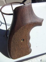 HERRETT'S DARK WALNUT PYTHON GRIPS WITH SCREW - 1 of 6