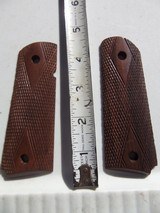 1911 WOOD CHECKERED DIAMOND REPRO GRIPS - 3 of 5