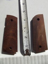 1911 WOOD CHECKERED DIAMOND REPRO GRIPS - 2 of 5