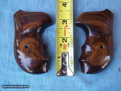 S&W J FRAME ROUND BUTT GRIPS