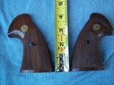 COLT FACTORY WALNUT TARGET 3RD GEN GRIPS - 1 of 5