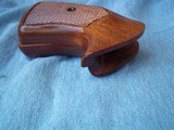 COLT FACTORY COBRA OR DETECTIVE SPECIAL CHECKERED WALNUT GRIPS - 3 of 4