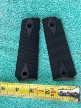 COLT GOVERNMENT CMDR & GOLD CUP .45 HARDWOOD GRIPS (NO HARDWARE) - 2 of 5