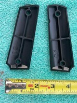 COLT GOVERNMENT CMDR & GOLD CUP .45 HARDWOOD GRIPS (NO HARDWARE) - 3 of 5