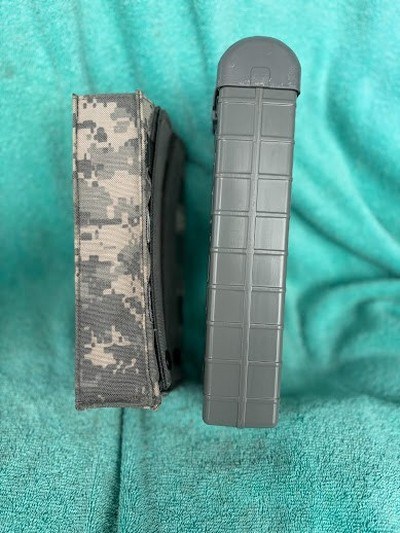 REFLEX EDGE MACHINE GUN MAGAZINE IN BELTED POUCH - Image 7 of 9
