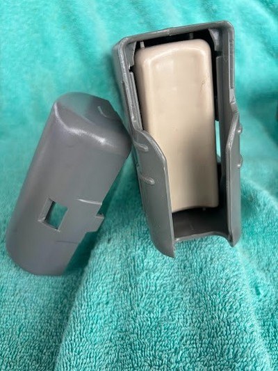 REFLEX EDGE MACHINE GUN MAGAZINE IN BELTED POUCH - Image 3 of 9
