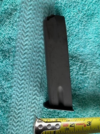 CANADIAN INGLIS/BROWNING BDA .380 / BERETTA MODEL 84 PARKERIZED 13 RD MAG. - Image 2 of 6