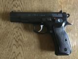 CZ 75B .40 S & W - 2 of 4