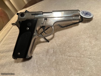 Smith & Wesson Model 59 Nickel 9mm