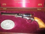 Collectable /
by Hi-Standard AMERICAN
BICENTENNIAL
1776- mfg.1976 36 cal. NAVY REVOLVER (1 of 45)) - 1 of 8