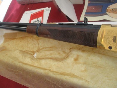 Winchester 94 Limited Edition 11 30-30 Saddle Ring Carbine full coverage leaf engraving by WCS engraver John Ulrich 1978 - Image 8 of 19