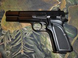 Browning Hipower in excellent condition - 3 of 5