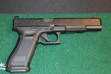 Glock 17L Gen 5 pistol in Excellent condition - 3 of 7