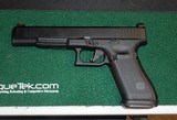 Glock 17L Gen 5 pistol in Excellent condition - 2 of 7