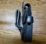 Glock 17, 22, 31 Gould & Goodrich X341 Triple Retention Belt Holster Right Hand - 2 of 3