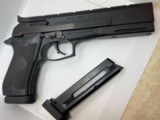 Beretta 87 Target
(not Cheetah or BB model) Rare to find. Used for one round only once.
LIKE NEW - 2 of 11