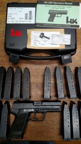 Heckler & Koch HK USP 45, .45 ACP with 14 Magazines, Box, and Instructions. - 2 of 10