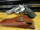 Smith and Wesson Model 686-4 , 7 Shot .357 magnum Revolver - 1 of 9
