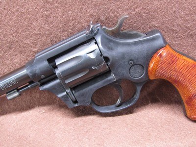 High Standard R-106 Sentinel Deluxe 22 LR 9 Shot DA/SA 6