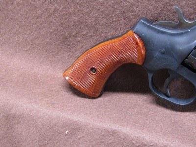 High Standard R-106 Sentinel Deluxe 22 LR 9 Shot DA/SA 6
