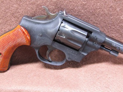 High Standard R-106 Sentinel Deluxe 22 LR 9 Shot DA/SA 6