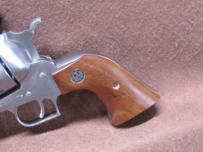 Ruger New Model Super Blackhawk 44 Mag 6 Shot SA 7.5
