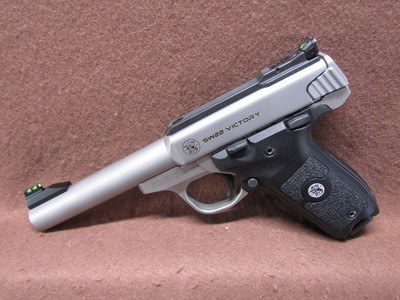 Smith & Wesson SW22 Victory 22 LR Semi 5.25